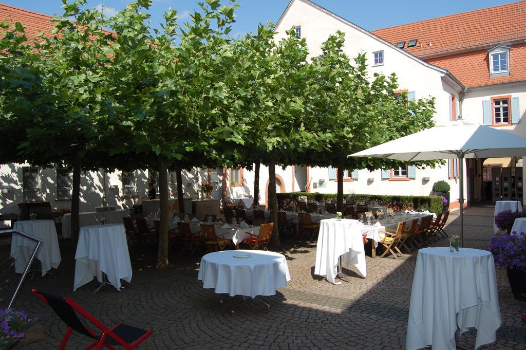 Landhotel Zum Schwanen Mit Restaurant Mona Liza Osthofen Exterior photo